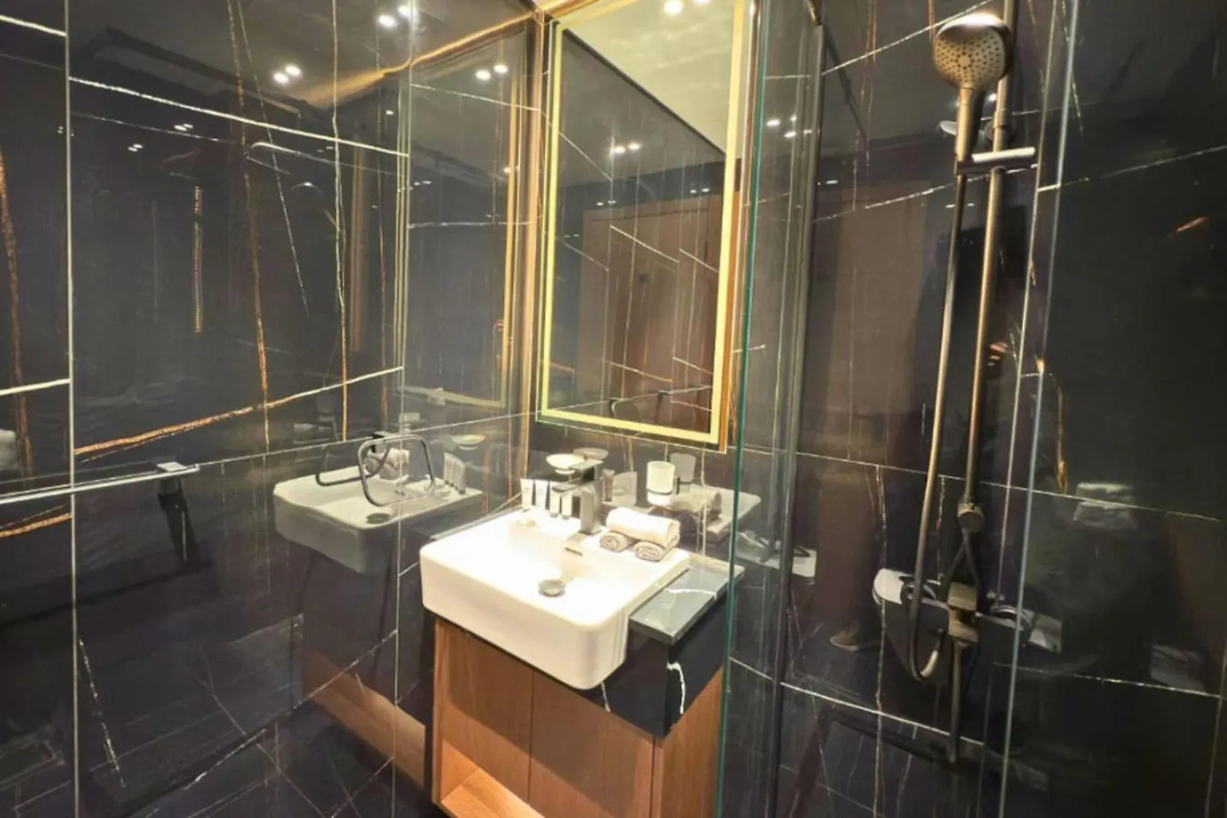1 Bedroom Apt Binghatti Venus, Jumeirah Village Circle Dubai 0*,  United Arab Emirates